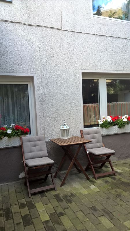 Hannover Möblierte Wohnung Misburg / Groß-Buchholz: Sitzecke im Freien