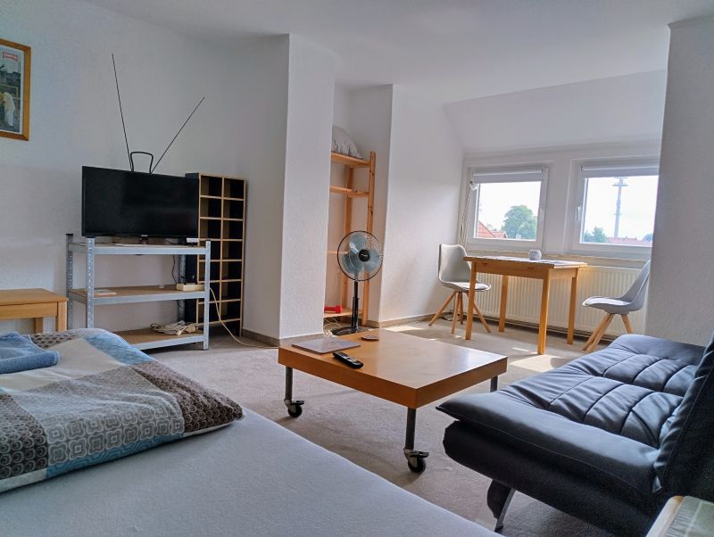 Wunstorf Ferienwohnung / Apartment Knapp: Wohnen & Schlafen